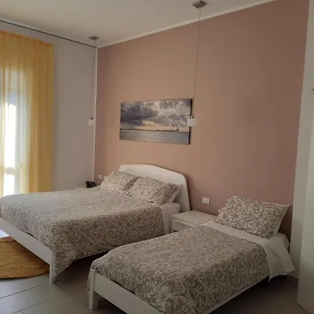 Le Isole Aparthotel 4*